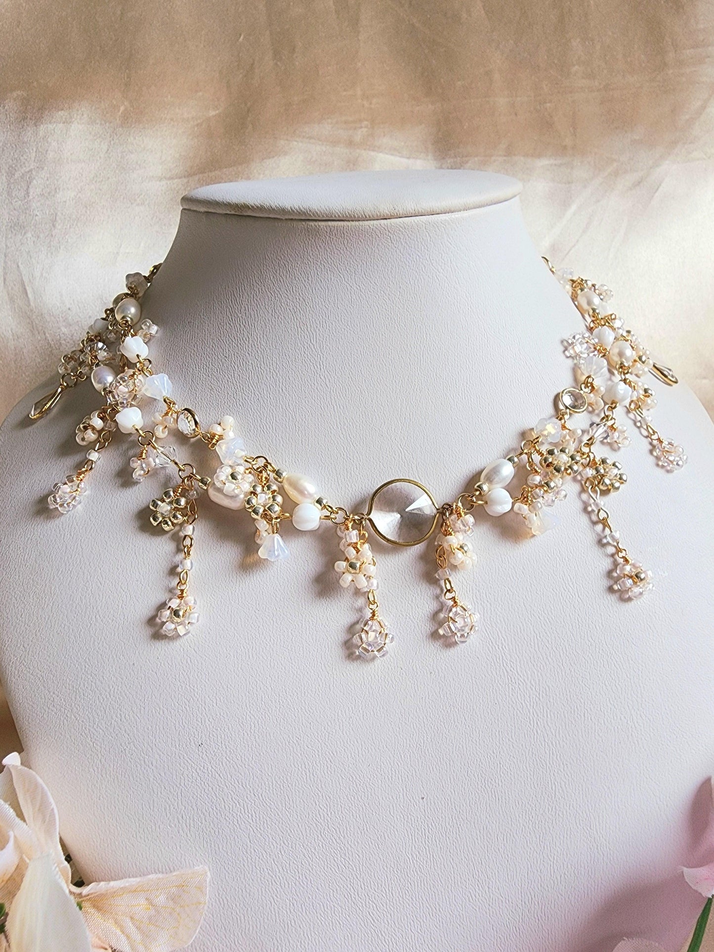 Snowy Stars Ornate Choker - By Cocoyu