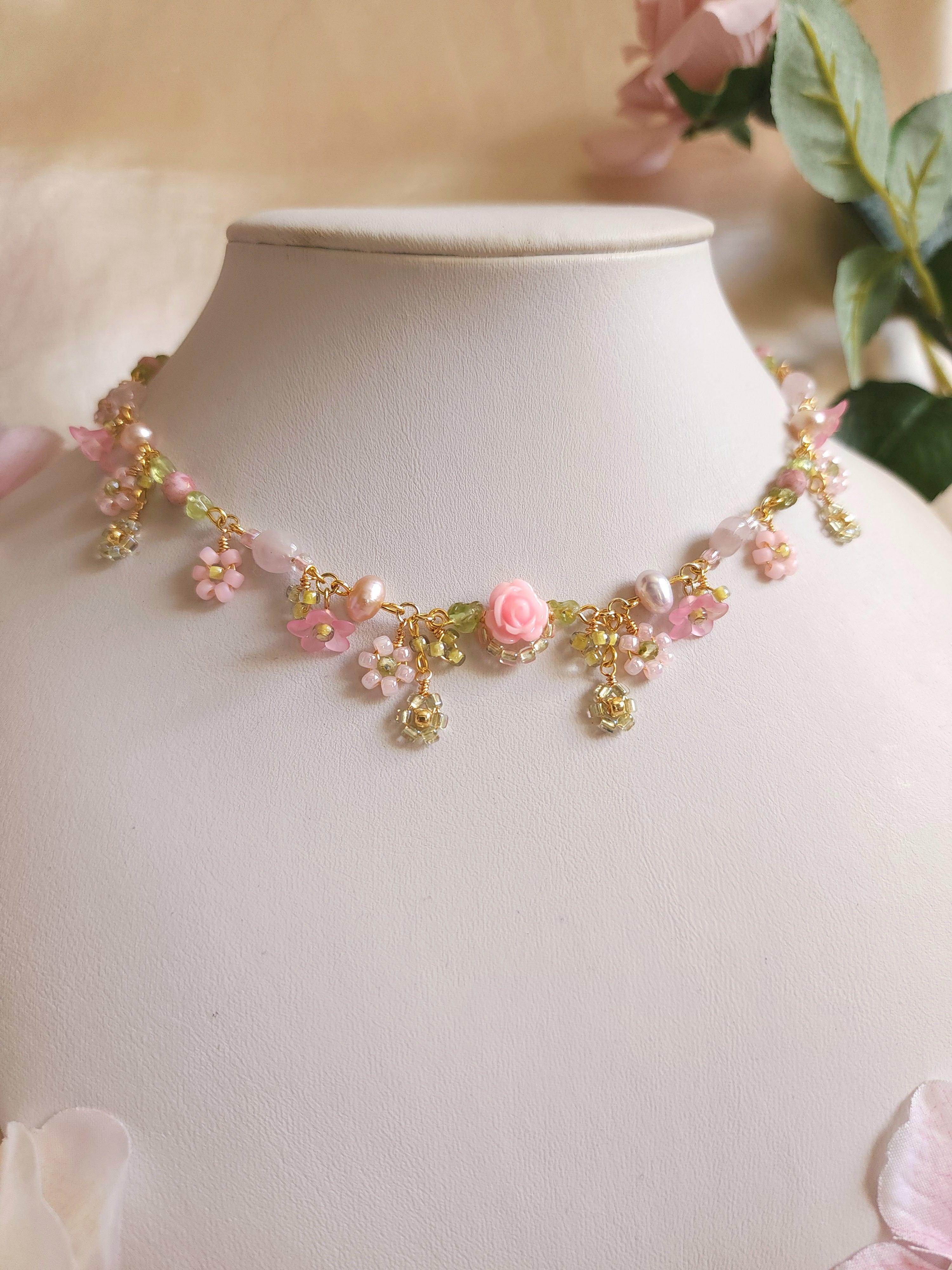 Victorian Tea Garden Necklace Vintage Colorful Rose Strand Pearls 2024 Faceted Crystals Hearts Flowers Vintage Jewel Glass Buttons Estate Beads