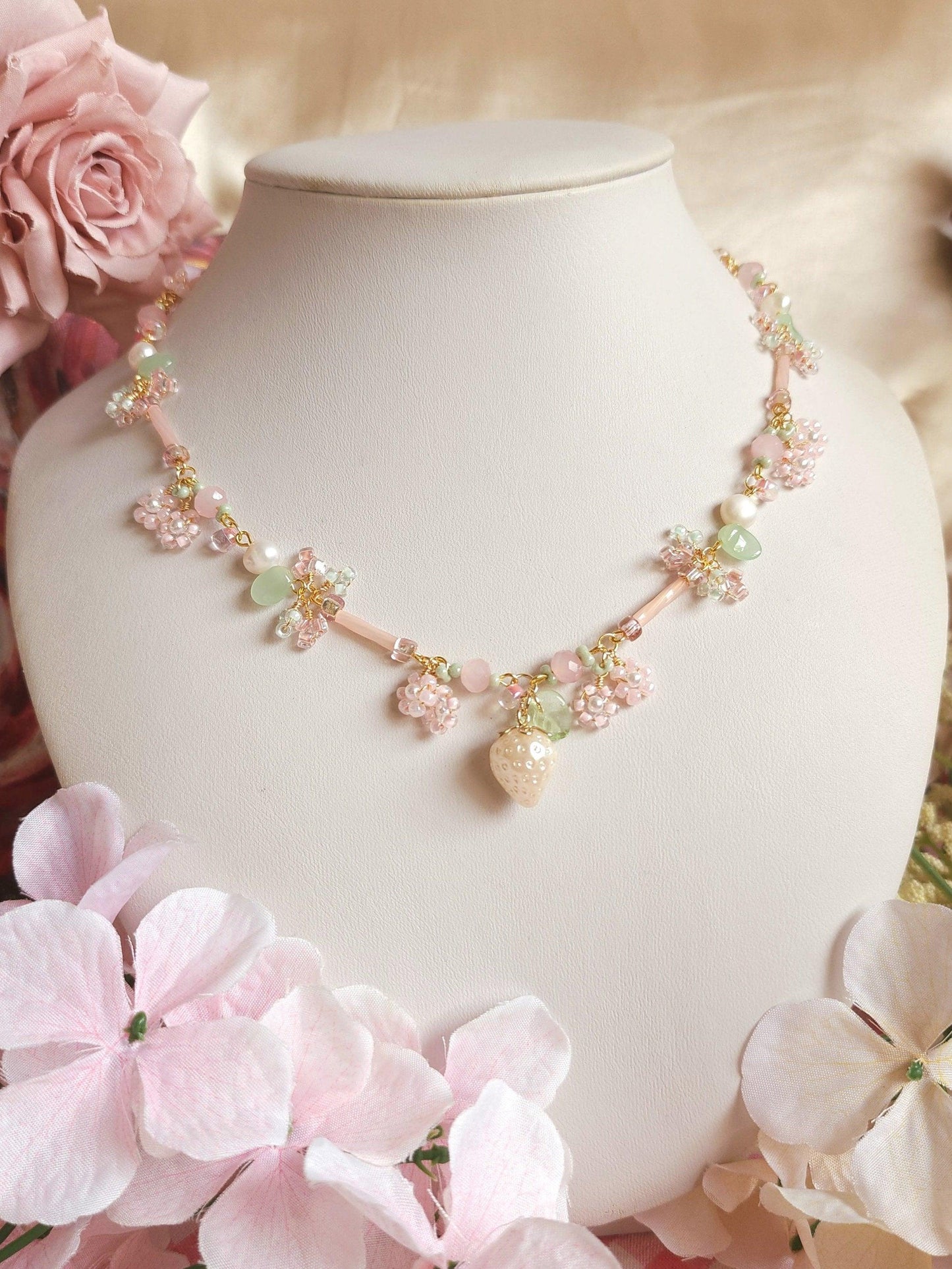 Graceful Pearl Strawberry Necklace