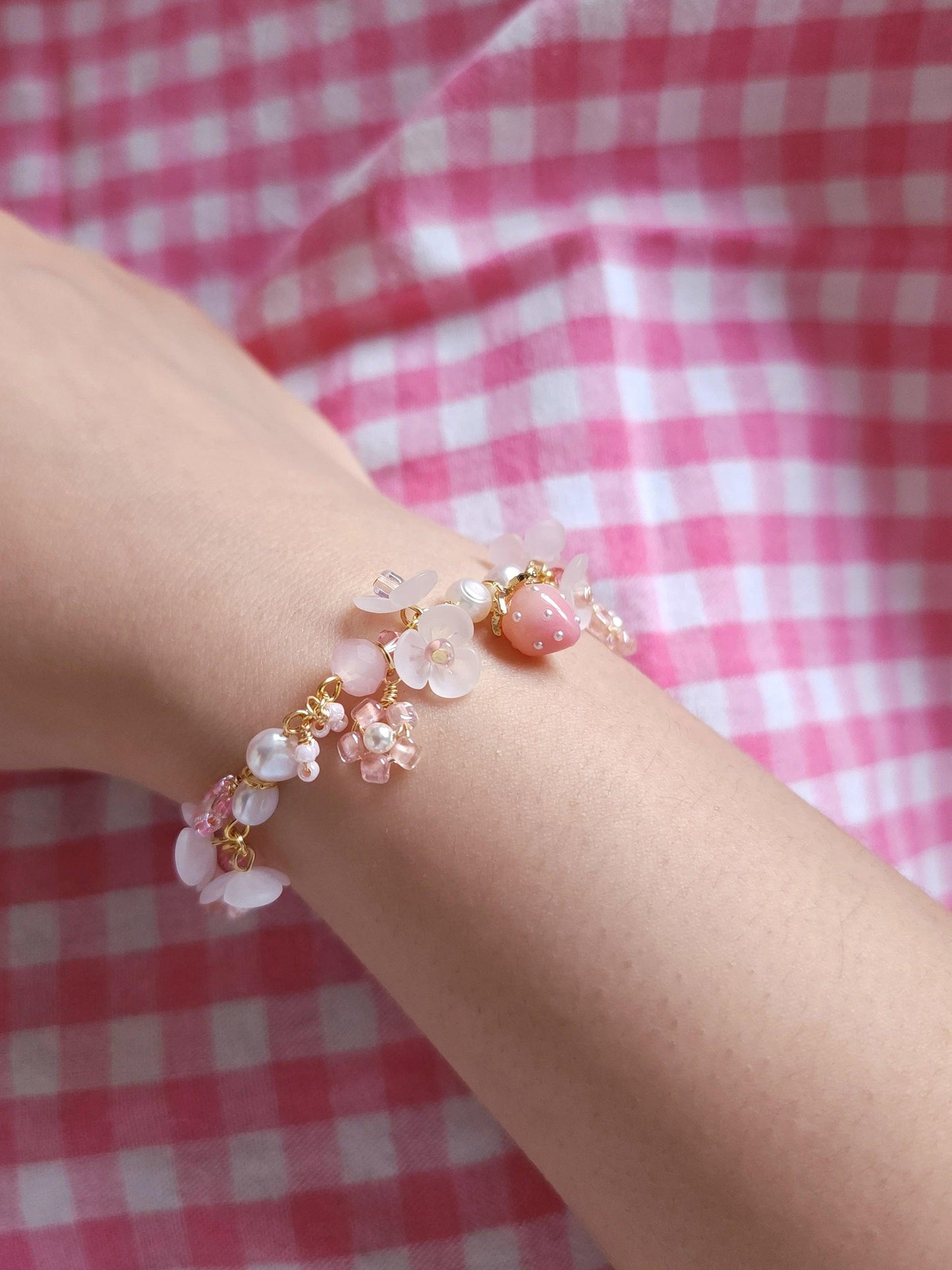 Frosted Berry Pearl Bracelet