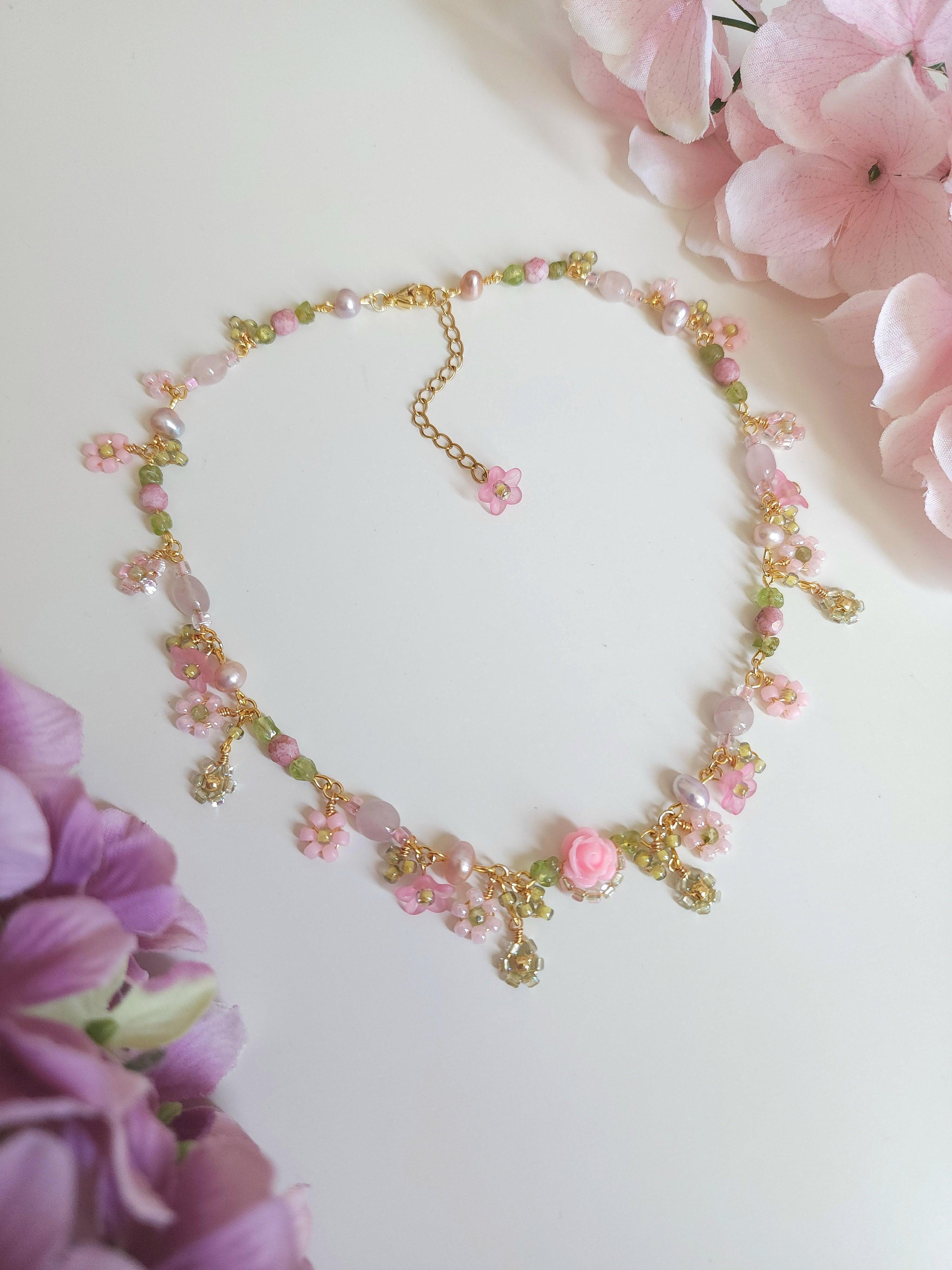 Victorian Tea Garden Necklace Vintage Colorful Rose Strand Pearls 2024 Faceted Crystals Hearts Flowers Vintage Jewel Glass Buttons Estate Beads