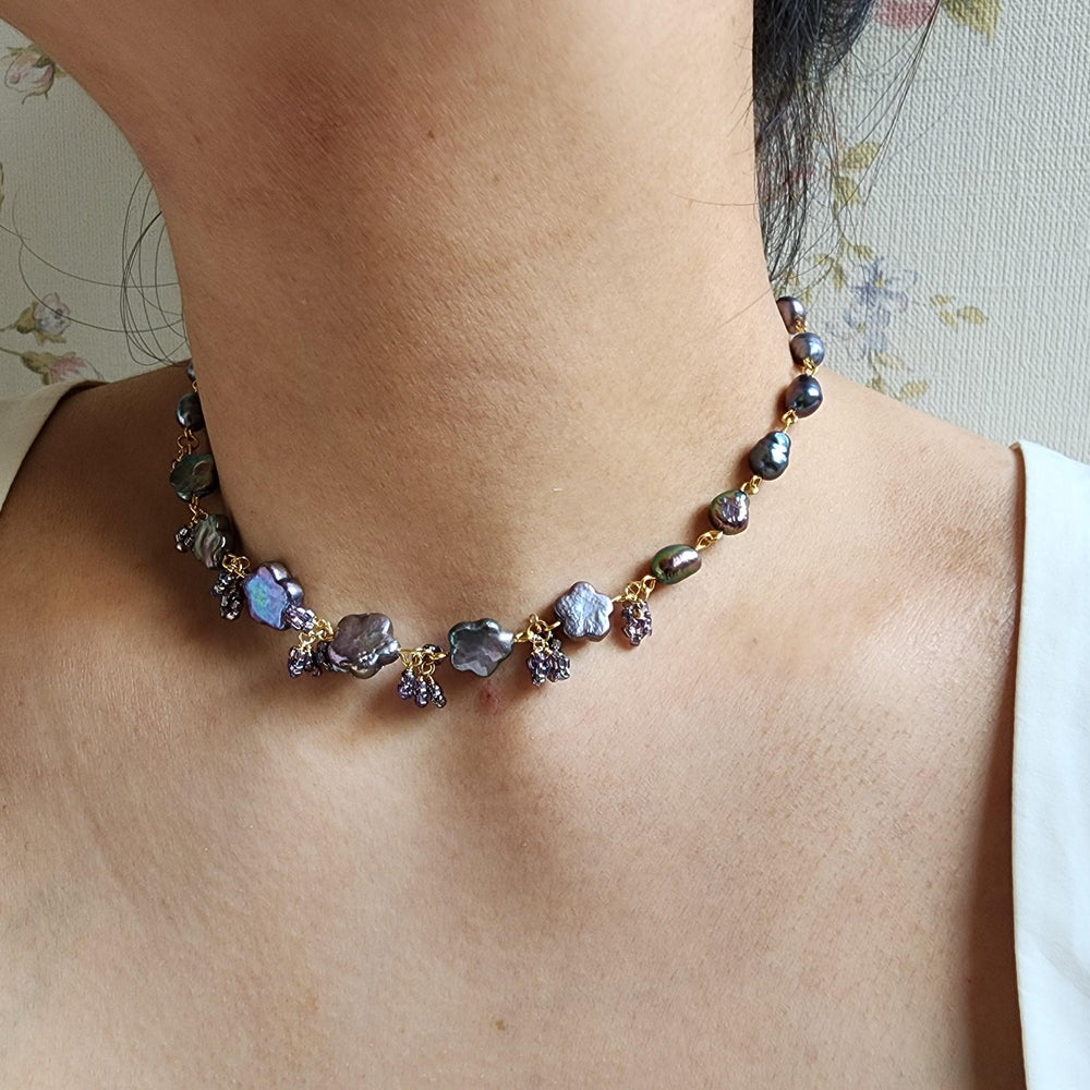 Black Flower Pearl Choker - By Cocoyu