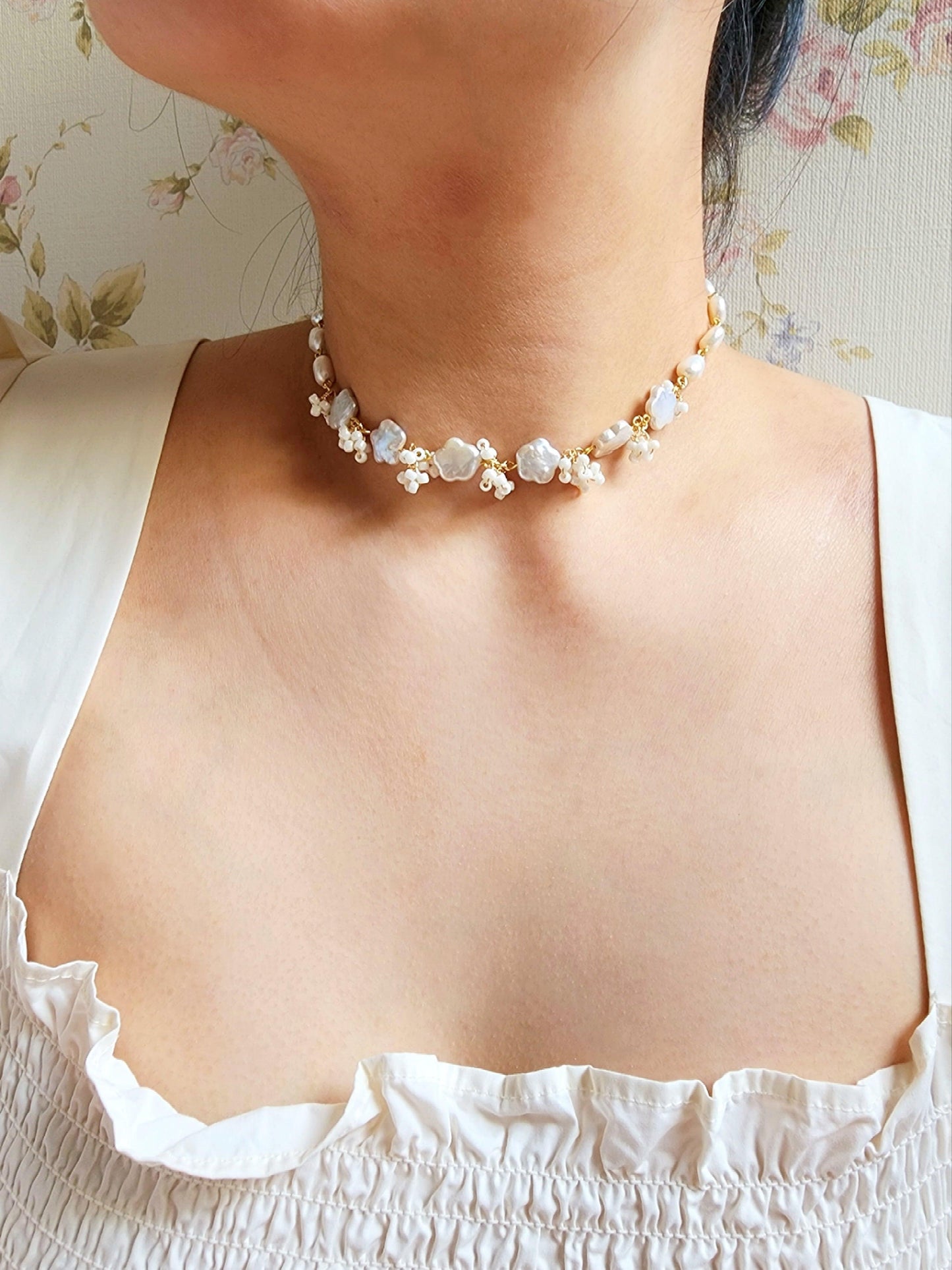 White Flower Pearl Choker - By Cocoyu
